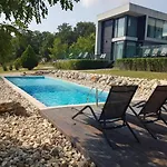 Zlaten Briz * Osenovo