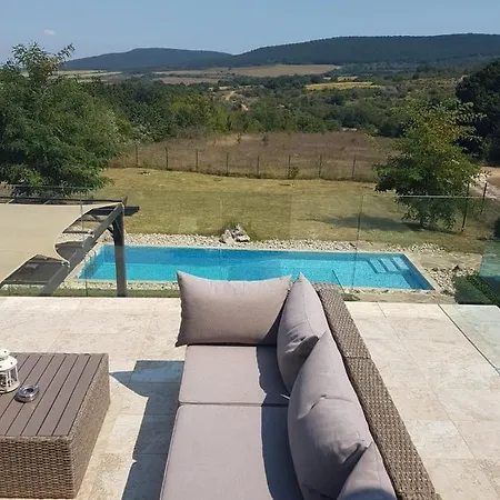 Vilă Zlaten Briz Osenovo